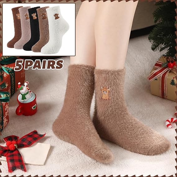 ⏳LAST DAY WARM WINTER SALE 50% OFF!🔥🐮5 Pairs Fuzzy Highland Cow Embroidered Plush Socks