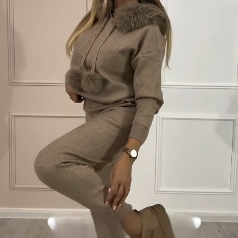 Black Friday Deal: Luxe Plush Collar Lounge Set (Hoodie + Pants)